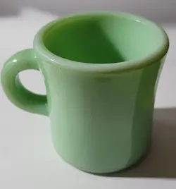 VINTAGE JADEITE FIRE KING C HANDLE COFFEE MUG CUP RESTAURANT WARE