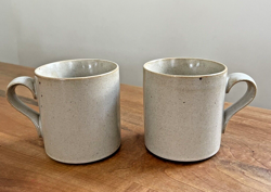 MUGS SPECKLED STONEWARE