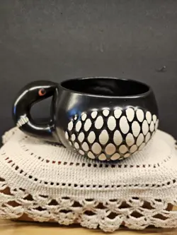 POTTERY MUG LOON