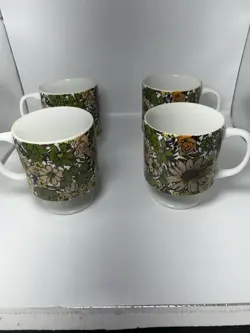 FOOTED FLORAL MUG