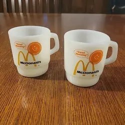 MUGS STACKING LOT