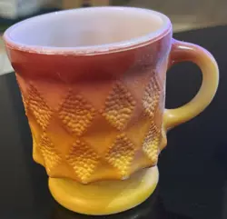 VINTAGE ANCHOR HOCKING FIRE-KING ORANGE KIMBERLY DIAMOND PATTERN COFFEE CUP MUG