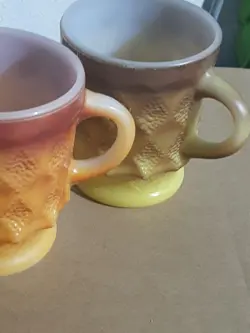 CUPS YELLOW