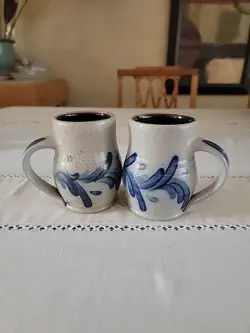 VINTAGE ROWE POTTERY MUG