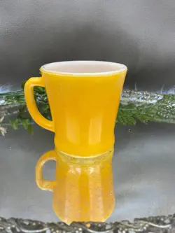 VINTAGE ORANGE FIRE KING D HANDLE MUG ANCHOR HOCKING