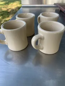 CUPS IN BEIGE