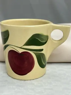 VINTAGE HAND PAINTED TALL WATT WARE APPLE MUG #701 USA POTTERY COTTAGE CORE
