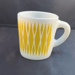 VINTAGE MILK GLASS WITH YELLOW DIAMOND  MOTIF COFFEE MUG  ANCHOR HOCKING