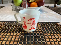 VINTAGE PYREX CLOWN CIRCUS RED PRINT MILK GLASS WHITE MUG