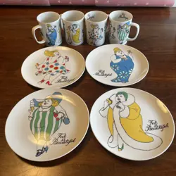 VTG,FITZ & FLOYD 1979  FAT IS BEAUTIFUL NOVELTY PLATES & CUPS , SET OF 4 EACH