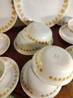 CORELLE DINNERWARE