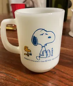 SNOOPY MUG.