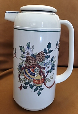 MIKASA CHRISTMAS HOLIDAY INSULATED COFFEE FESTIVE SPIRIT CARAFE PITCHER VINTAGE