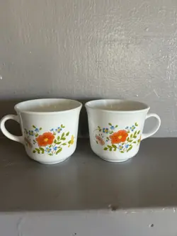 COFFEE/TEA VINTAGE CUPS