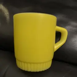 ANCHOR HOCKING FIRE KING BANANA YELLOW COFFEE CUP MUG VINTAGE MADE IN USA