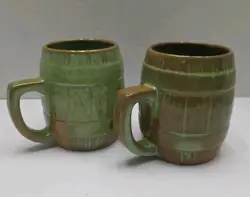 VINTAGE FRANKOMA POTTERY PRAIRIE GREEN BROWN WAGON WHEEL BARREL MUGS SET OF 2