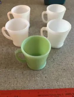 GLASS JADITE GREEN