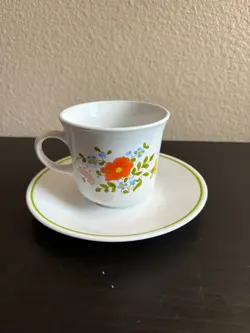 CUPS/ MUGS WITH
