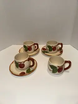 4 VINTAGE FRANCISCAN APPLE COFFEE MUGS 2 3/4