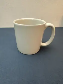 1977 WHITE MUG/CUP