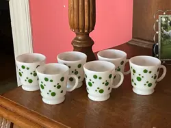 GREEN POLKA