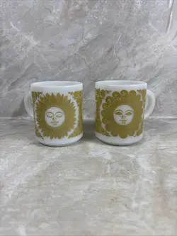 MILK GLASS MUG