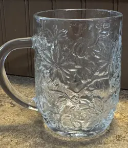 GLASS POINSETTIA DESIGN