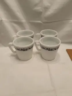 CORNING WARE CORELLE SET OF 4 OLD TOWN BLUE ONION VINTAGE COFFEE TEA CUPS MUGS