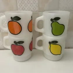 4 VINTAGE ANCHOR HOCKING FIRE KING MILK GLASS FRUIT MUGS CUPS