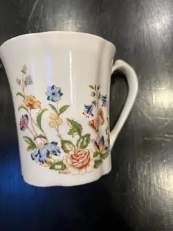 BEAUTIFUL VTG AYNSLEY  