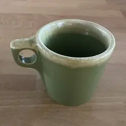 HULL POTTERY AVOCADO GREEN DRIP GLAZE COFFEE CUP MUG VINTAGE MCM USA