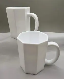 VINTAGE ARCOROC OCTIME WHITE MILK GLASS OCTAGON COFFEE TEA MUGS 8 OZ SET OF 2