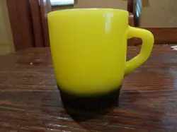 STACKABLE YELLOW BLACK