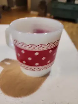 LACE MILK GLASS