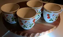 4 VINTAGE SHEFFIELD STRAWBERRIES N CREAM STONEWARE JAPAN COFFEE CUPS MUGS MINT