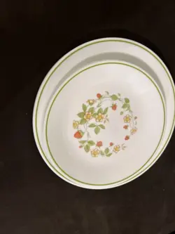 WARE STRAWBERRY SUNDAE