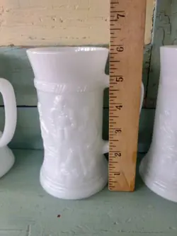 MUG TAVERN SCENE