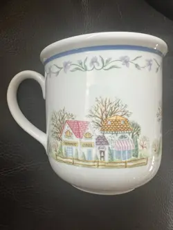 VILLAGE MUG CUP
