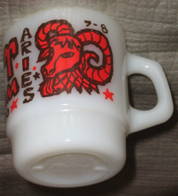 FIRE KING ZODIAC ARIES THE RAM MILK GLASS MUG ANCHOR HOCKING VINTAGE