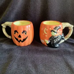 VTG 1987 2 SIDED FITZ FLOYD MUGS HALLOWEEN PUMPKIN FLYING WITCH CAT BROOM HANDLE