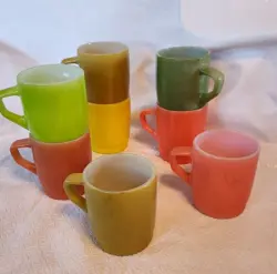 STACKABLE MUGS RETRO