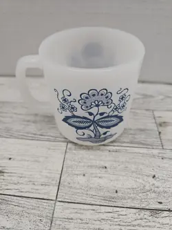 VINTAGE BLUE FLORAL