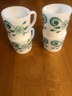 GREEN FLORAL SWIRL