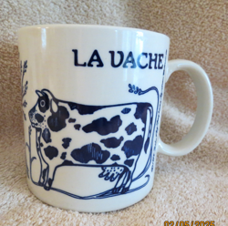 VINTAGE 1978 TAYLOR & NG LA VACHE / LA BULLE COW COFFEE CUP MUG BLUE RARE