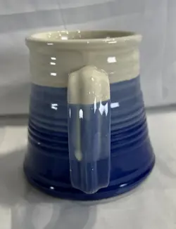 LARGE POTTERY