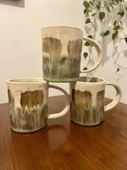 STONEWARE MUGS W/