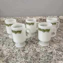 5 VINTAGE CORELLE PYREX PEDESTAL FOOTED MUG SPRING BLOSSOM GREEN CRAZY DAISY 8OZ