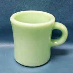 VINTAGE FIRE KING JADEITE GREEN C HANDLE HEAVY RESTAURANT COFFEE MUG 3.5