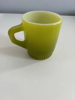 FIRE KING ANCHOR HOCKING LIME GREEN OMBRE MUG. ONE MUG. VINTAGE. GOOD CONDITION
