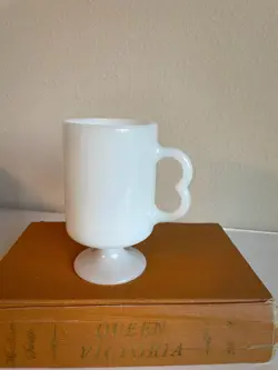 GLASS FOOTED PEDESTAL